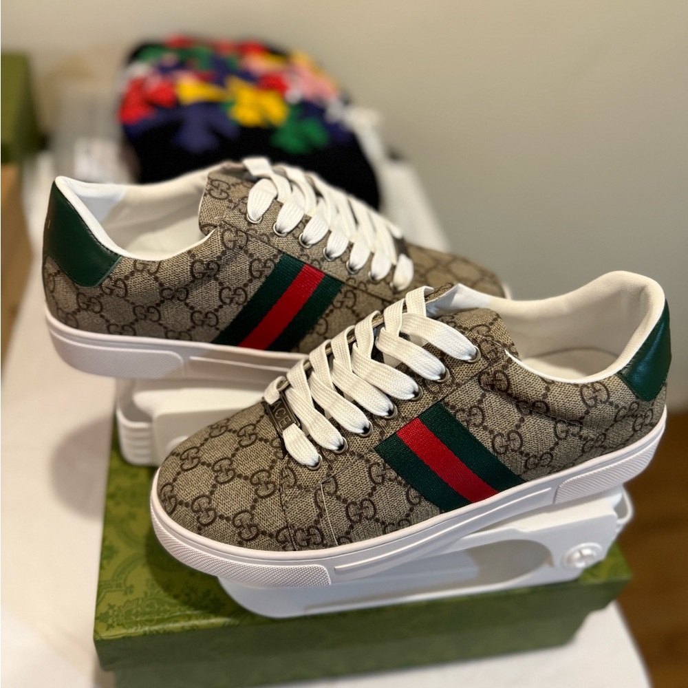 Gucci Beige and Green Logo Sneakers